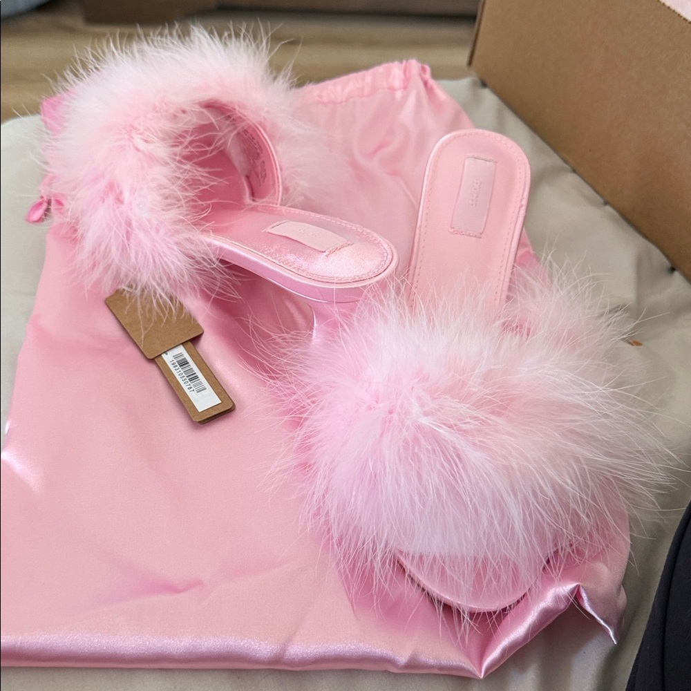SKIMS Pink Fluffy Women's kitten heel